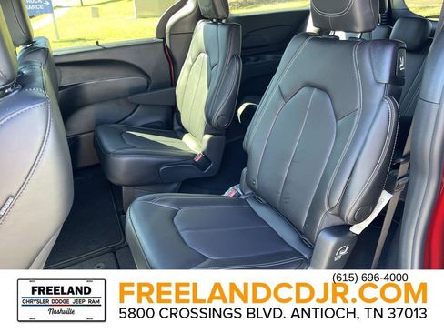 New 2026 Chrysler Pacifica Select image 17