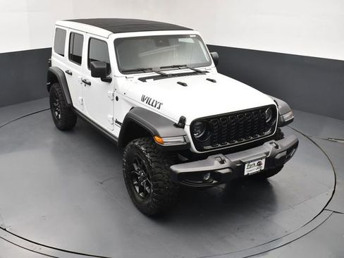 Used 2025 Jeep Wrangler Unlimited Sport AWD/4WD image 13