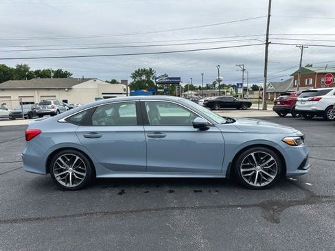 Used 2022 Honda Civic Touring image 8