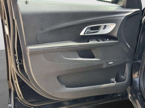 Used 2017 Chevrolet Equinox Premier w/ Enhanced Convenience Package AWD/4WD image 15