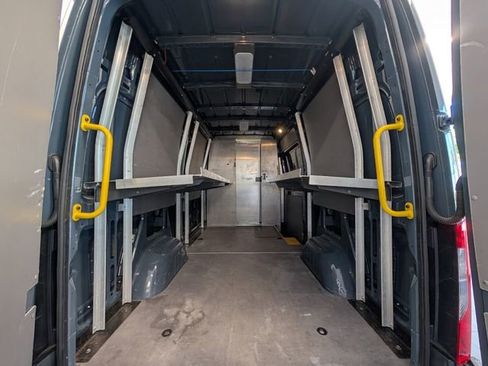 Used 2019 Mercedes-Benz Sprinter 144 image 9