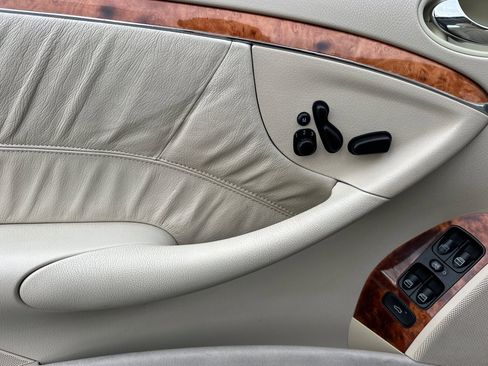 Used 2004 Mercedes-Benz CLK 320 Coupe image 10