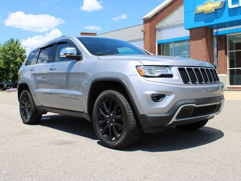 Used 2015 Jeep Grand Cherokee Limited w/ Luxury Group II AWD/4WD image 4