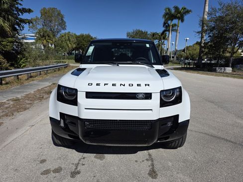 New 2026 Land Rover Defender 110 X-Dynamic SE image 8