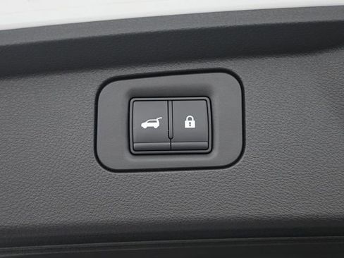 Used 2025 INFINITI QX80 Sensory image 37