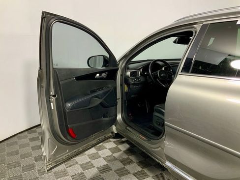 Used 2017 Kia Sorento SX image 17