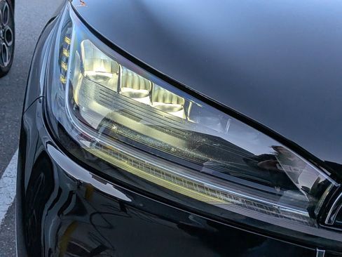 Certified 2025 Lincoln Aviator Reserve image 11