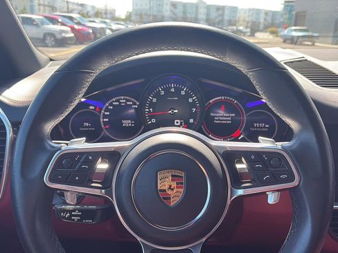 Used 2022 Porsche Cayenne image 28