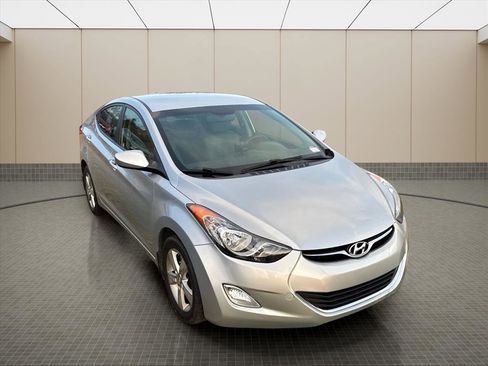 Used 2012 Hyundai Elantra GLS w/ Preferred Pkg 3 image 4