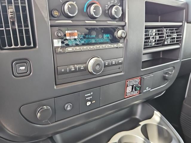 New 2026 Chevrolet Express 2500 Extended w/ Communications Package RWD image 17