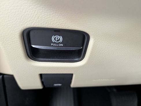 Used 2022 Jeep Grand Cherokee Limited 4xe w/ Luxury Tech Group II image 16