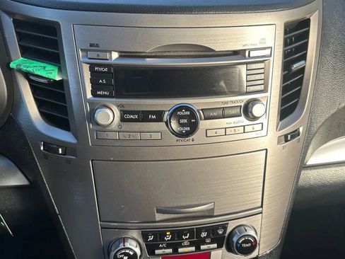 Used 2011 Subaru Outback 2.5i Premium image 12