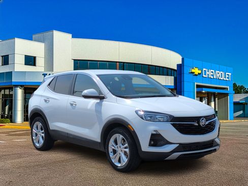 Used 2023 Buick Encore GX Preferred w/ Cold Weather Comfort Package FWD image 9