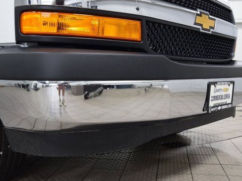 New 2025 Chevrolet Express 3500 w/ Power Convenience Package image 7