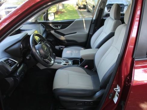 Used 2022 Subaru Forester Premium AWD/4WD image 17