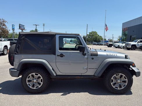 Used 2017 Jeep Wrangler Sport AWD/4WD image 2