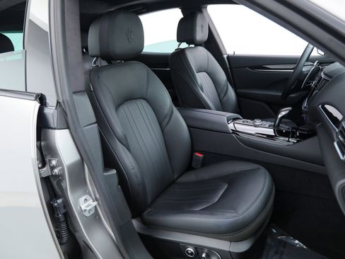 Used 2022 Maserati Levante GT image 12