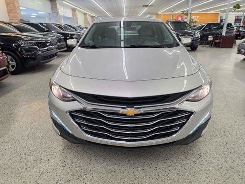 Used 2021 Chevrolet Malibu LT FWD image 2
