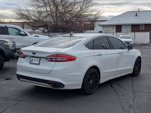Used 2017 Ford Fusion SE image 3