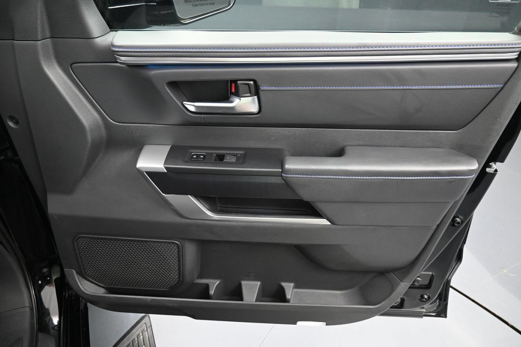 Used 2024 Toyota Tundra Platinum AWD/4WD image 37