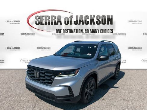 Used 2025 Honda Pilot Sport image 5