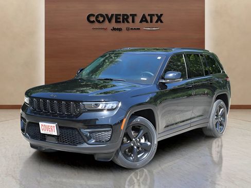 Used 2023 Jeep Grand Cherokee Altitude RWD image 1