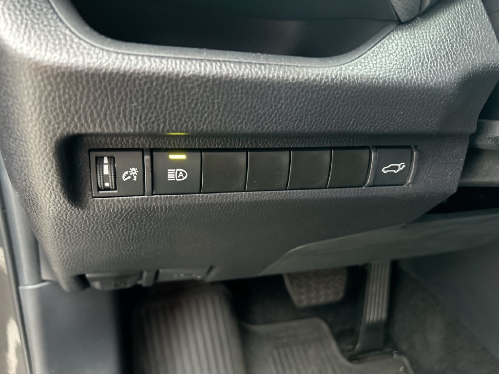 Used 2024 Toyota RAV4 XLE Premium FWD image 14
