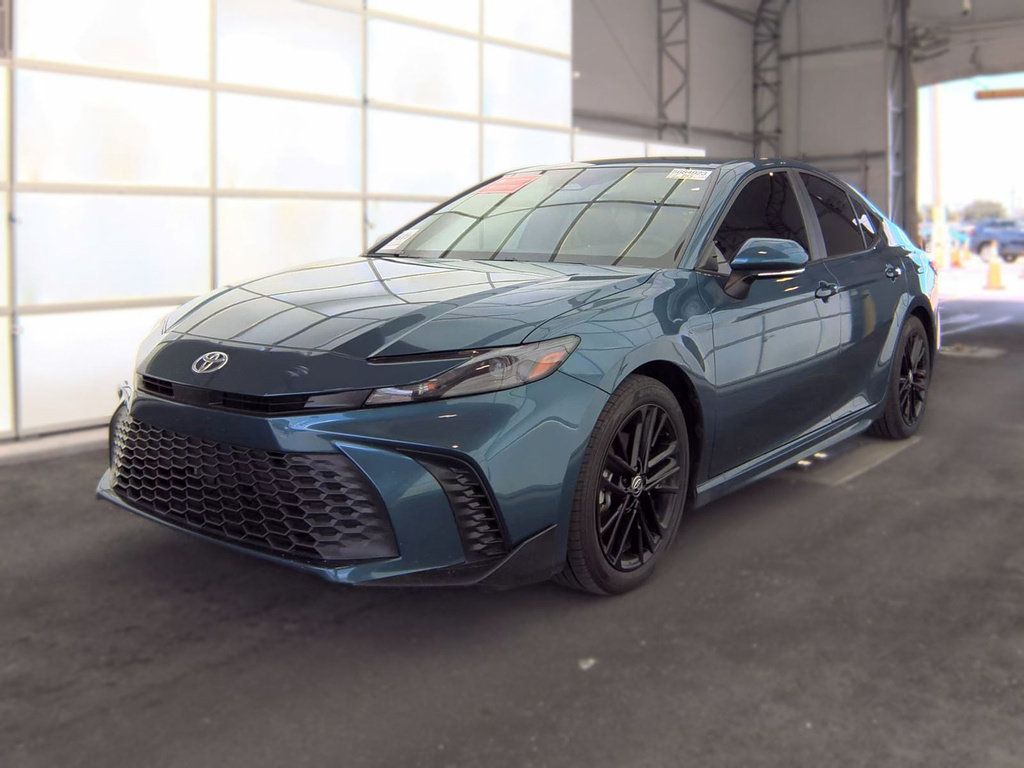 Used 2025 Toyota Camry SE FWD image 6