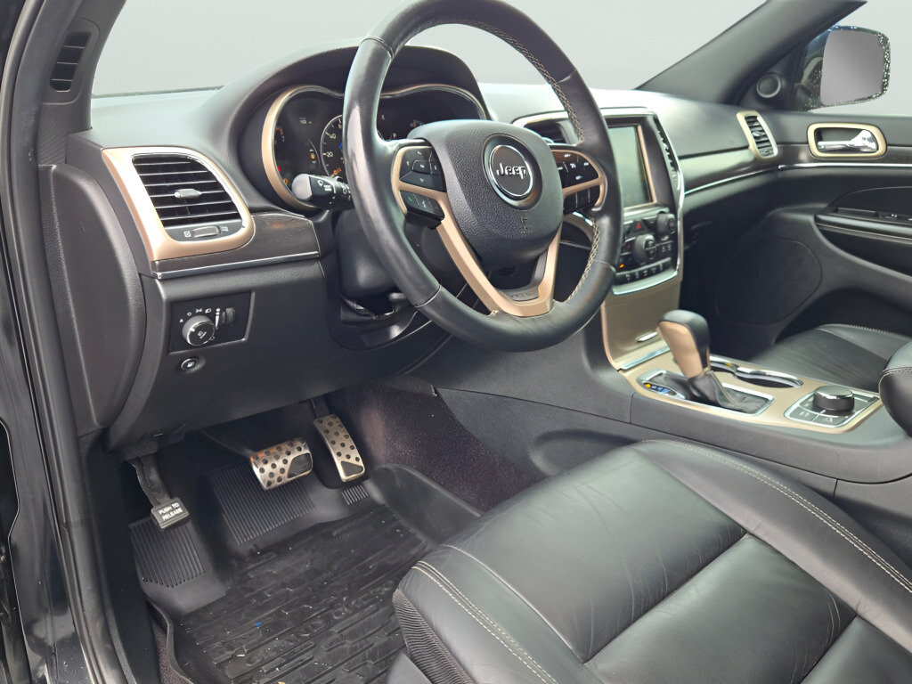 Used 2017 Jeep Grand Cherokee Limited AWD/4WD image 26