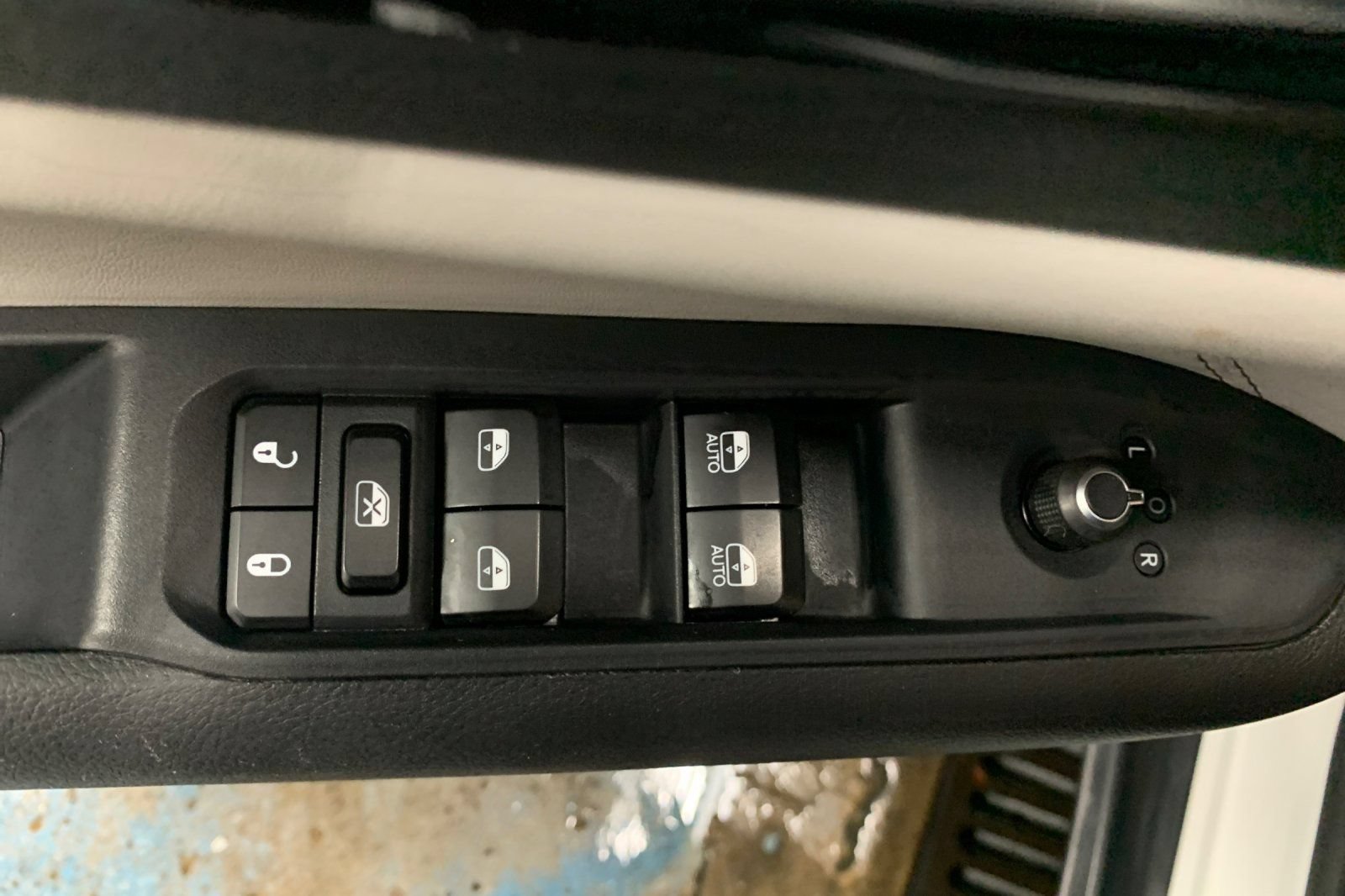 Used 2025 Jeep Compass Limited AWD/4WD image 11