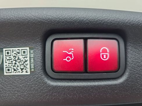 New 2025 Mercedes-Benz C 300 Sedan image 13