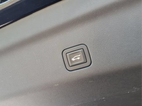 Used 2025 Chevrolet Tahoe LT AWD/4WD image 20