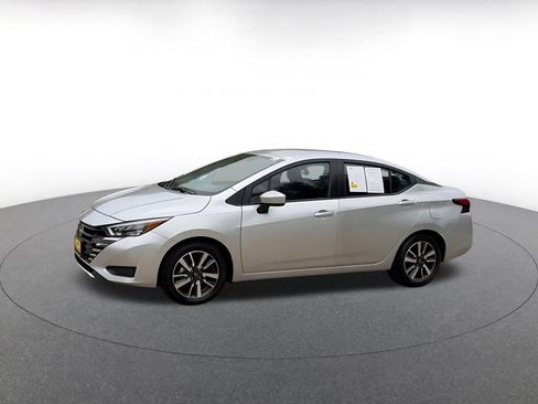 Used 2025 Nissan Versa SV FWD image 8