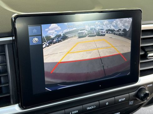 Used 2025 Hyundai Venue SEL FWD image 19