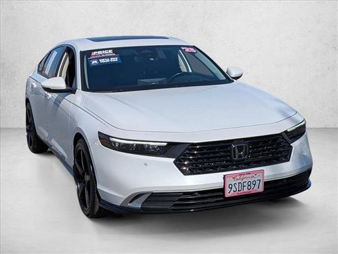 Used 2025 Honda Accord Touring image 3