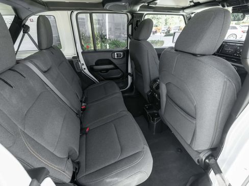 Used 2024 Jeep Wrangler Sahara image 36