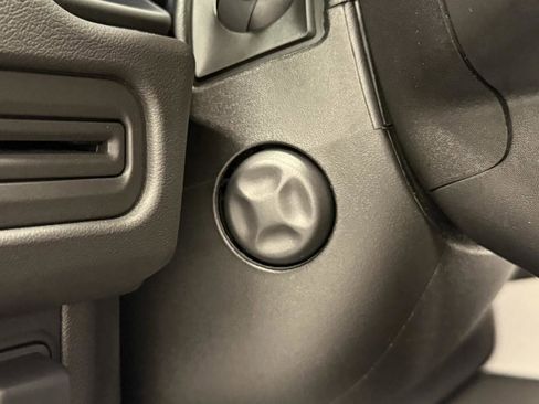 Used 2023 GMC Yukon XL SLT image 22