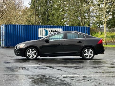 Used 2013 Volvo S60 T5 FWD image 2