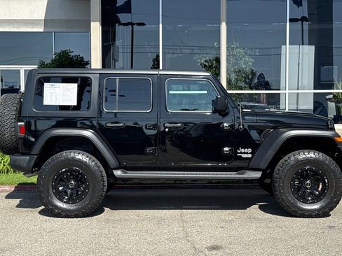 Used 2021 Jeep Wrangler Unlimited Sport AWD/4WD image 3