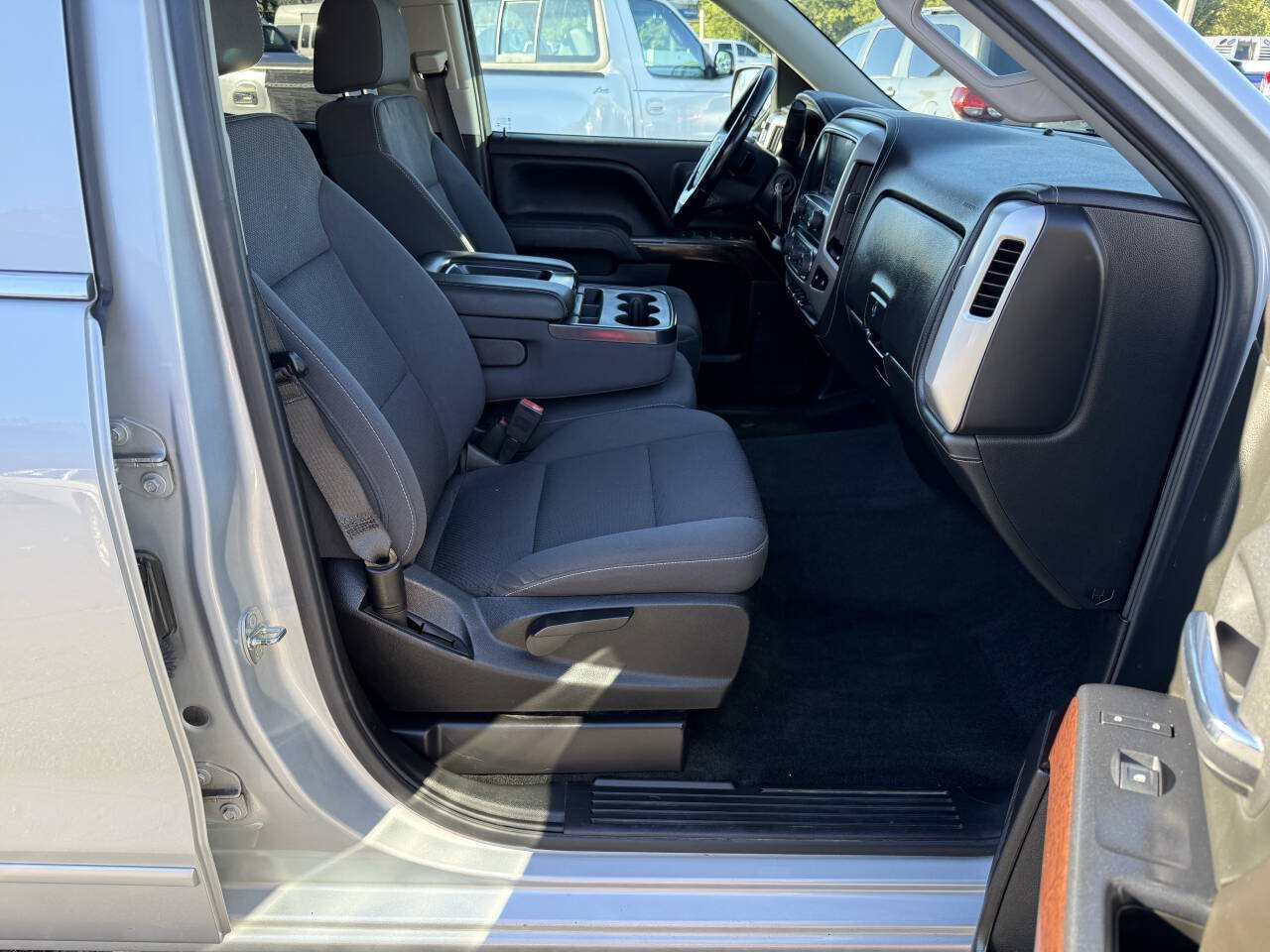 Used 2018 GMC Sierra 1500 SLE w/ SLE Value Package AWD/4WD image 23