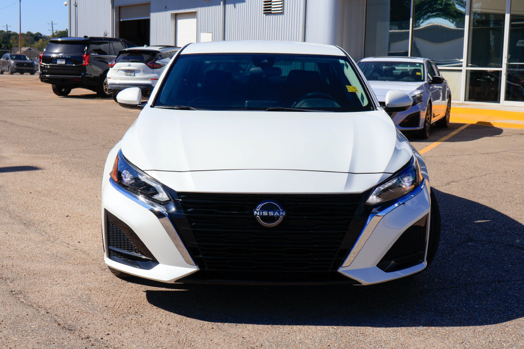 Used 2023 Nissan Altima 2.5 SV FWD image 22