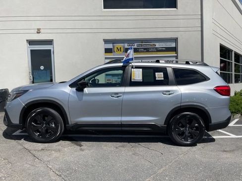 Used 2026 Subaru Ascent Premium AWD/4WD image 2