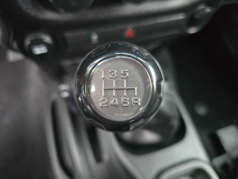 Used 2018 Jeep Wrangler Sport image 14