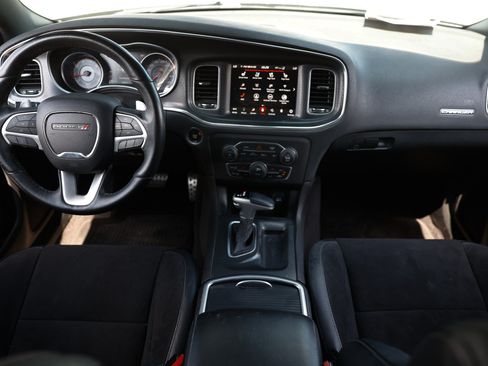 Used 2018 Dodge Charger R/T Scat Pack RWD image 2