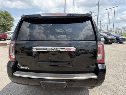 Used 2015 GMC Yukon Denali w/ Touring Package AWD/4WD image 8