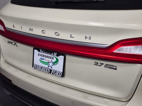 Used 2016 Lincoln MKX Reserve w/ Cargo Utility Package image 13