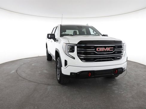Used 2025 GMC Sierra 1500 AT4 image 3