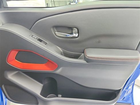 Used 2025 Nissan Frontier PRO-4X image 41