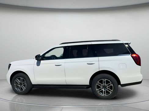 New 2025 Ford Expedition Active image 16