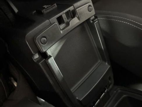 Used 2013 Jeep Wrangler Unlimited Sahara AWD/4WD image 6